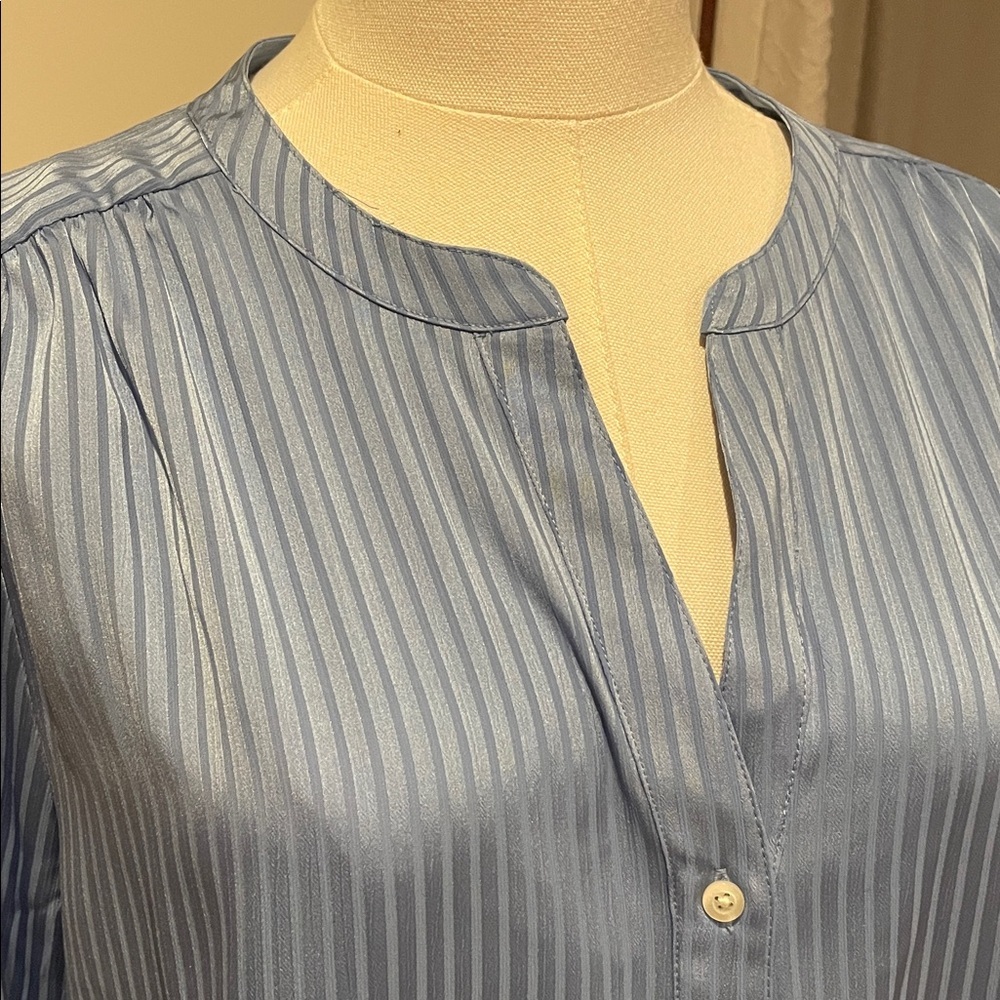 J Crew Gorgeous Blue Pleated Long Sleeve Blouse M EUC - Picture 7 of 9